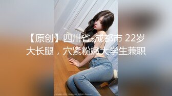 澡堂子内部员工偷拍两个白白嫩嫩的少妇洗澡