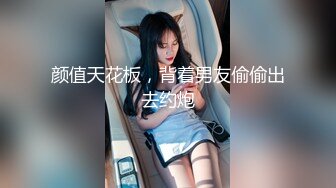 3饭后沙发上躺着看电视，让他帮我按小腿给按出反应了哈哈。