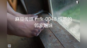 【卅卅寻花】KTV里都是嫩妹，连续俩00后，强制摸奶亲吻，大白兔一把拽出来，玩得刺激