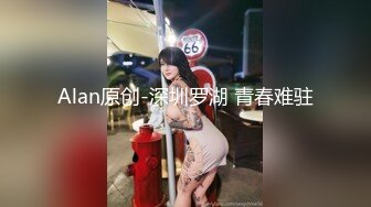 JK装短裙黑丝极品女神，隔着内裤磨蹭小穴，换上女仆装跪地深喉